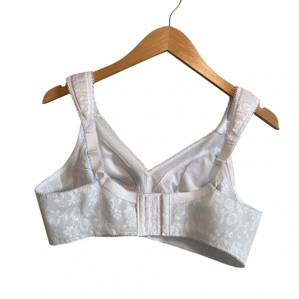 Playtex Bundle of Two Wireless 18 Hour Comfort Strap Bras Size 42B